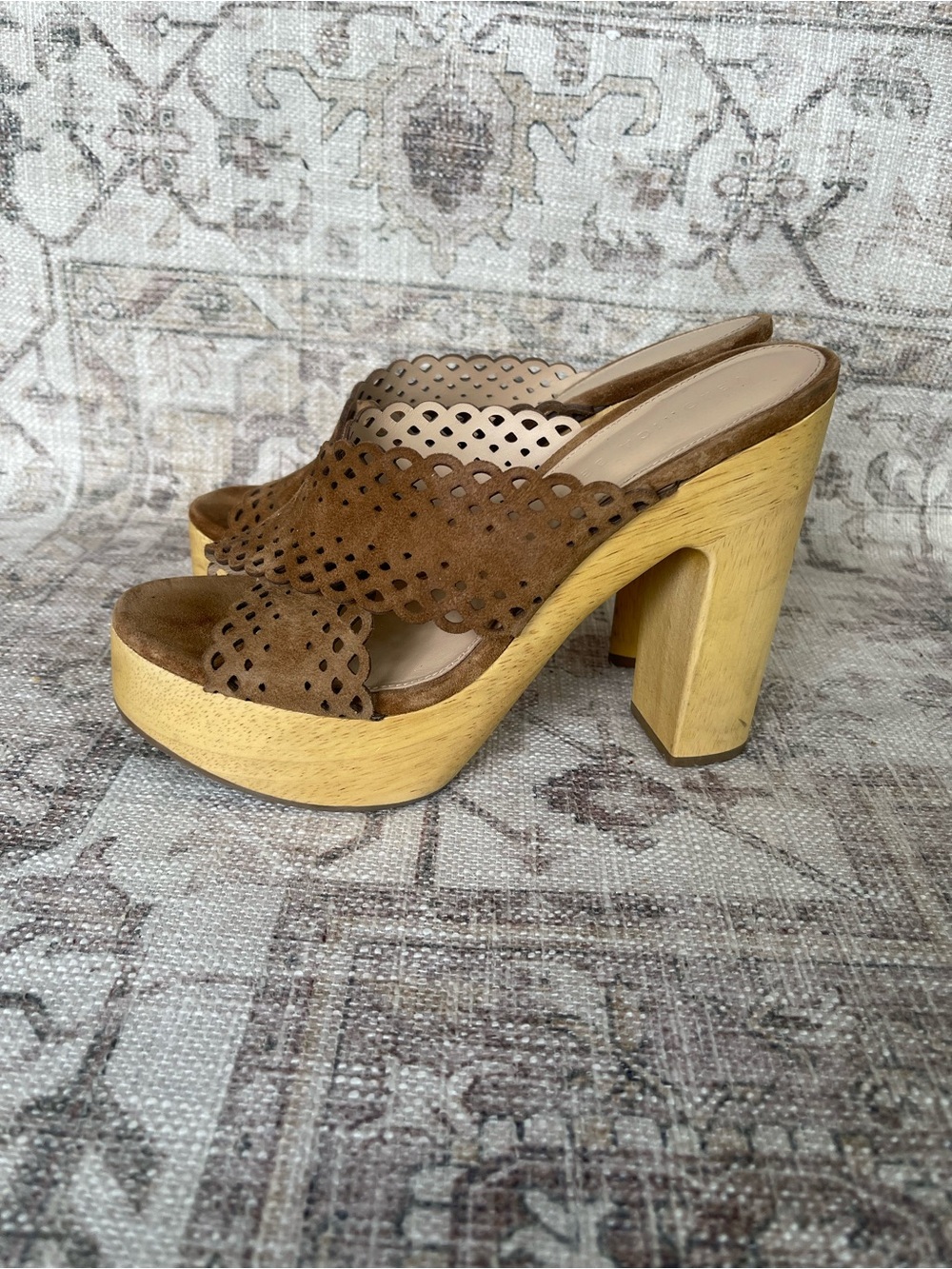 Veronica Beard Brown Scallop Gaynor Platform Sandals - Picture 5 of 8